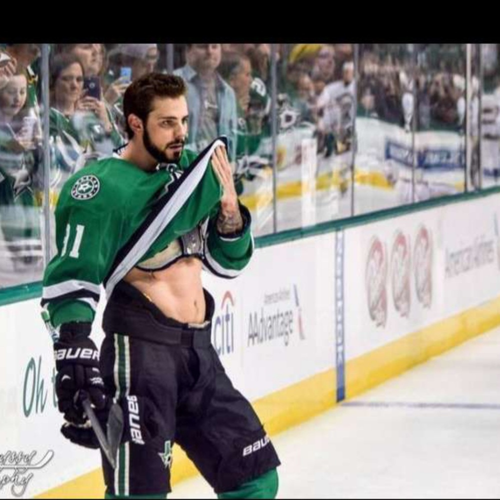 Tyler Seguin🤤